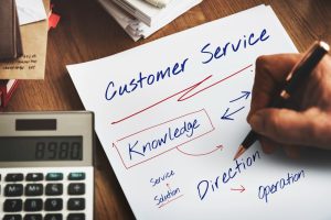 Peran Customer Service dalam Strategi Customer-Centric di Indonesia